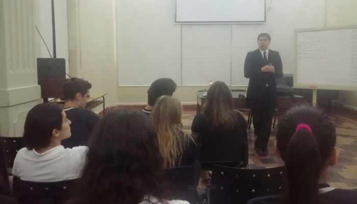 Alumnos del Colegio Dante Alighieri fueron capacitados en materia electoral 